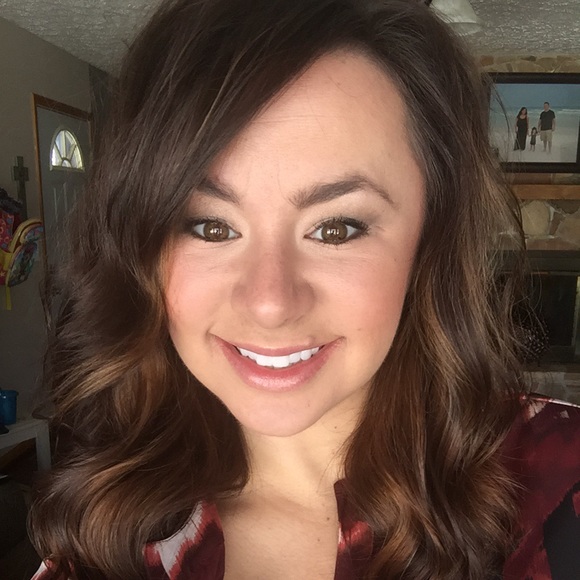 👠🎀MEET THE SELLER🎀👠 - Picture 2 of 5